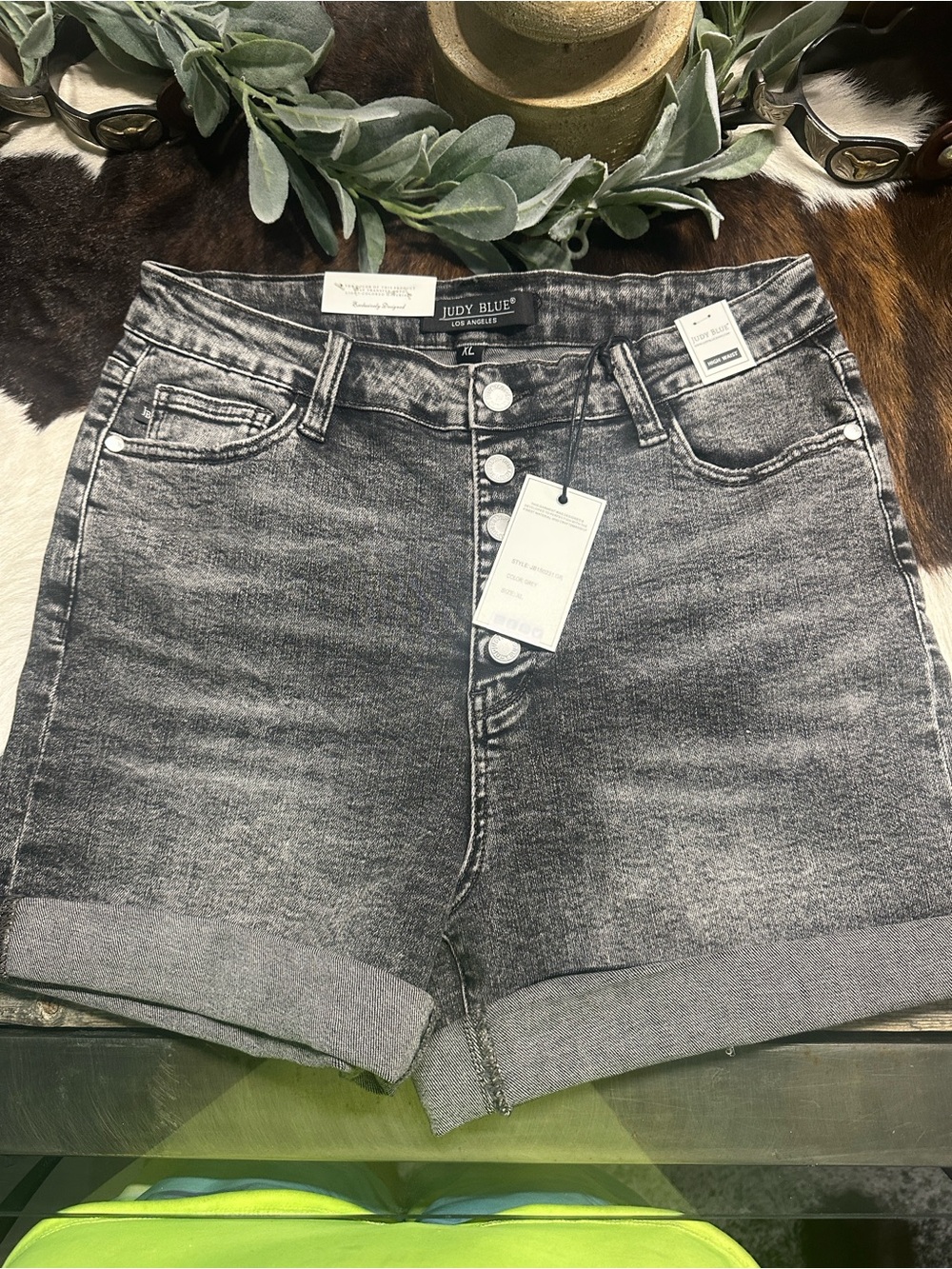 NWT Judy Blue Black Acid Wash High-Rise Button-Front Denim Shorts